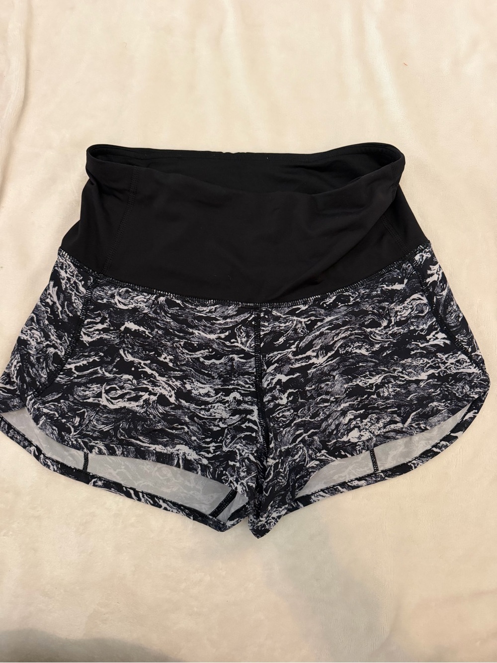 lululemon Nami Wave White Black. High-Waist Athletic Shorts